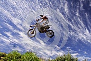 Moto x jump sky high