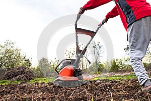 Motoblock in the field of the household. Work with a motor cultivator, plowing the soil for sowing seeds and planting