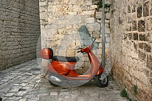 Motor scooter