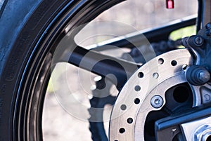 Motorbike tire with brake system