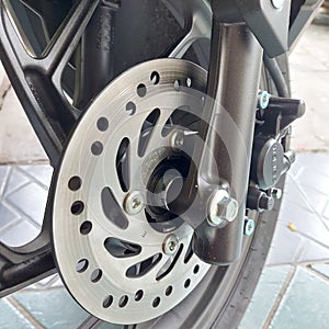 motorcycle braking technology with disc brakes
