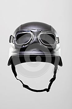 Motorcycle helmet with goggles