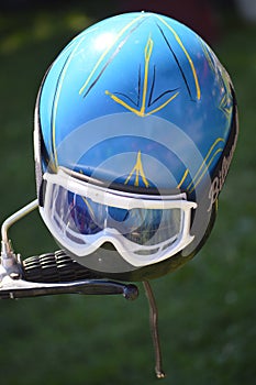 Motorcycle helmet with goggles
