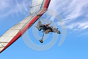 Motorized hang glider