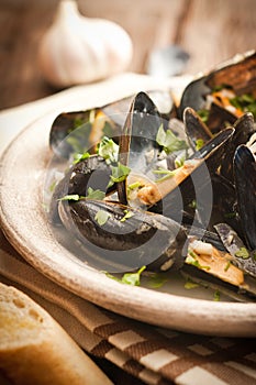 Moules Marinieres - Mussels cooked with white wine sauce