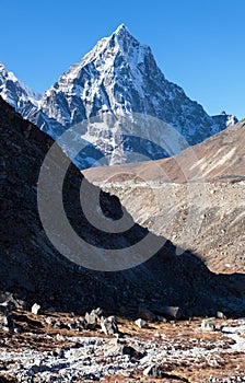 Mount Arakam Tse, way to Everest base camp