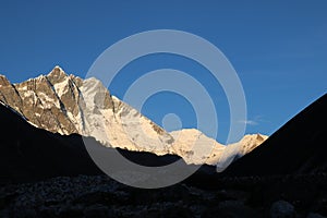 Mount Everest attracts many climbers and experienced mountaineers