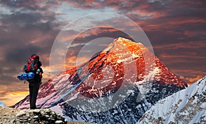 Mount Everest from Gokyo valley with tourist