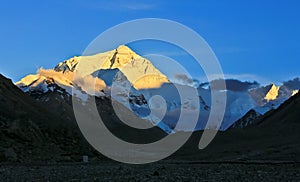 Mount Qomolangma sunset