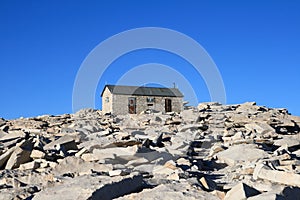 Mount Whitney summit hut