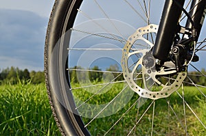 Mountain bike wheel with disc brake