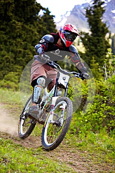 Mountain biker on downhill rce