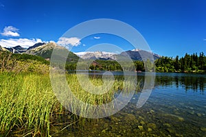 Štrbské pleso v Národnom parku Vysoké Tatry, Slovensko, Európa