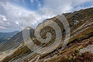 Horské panorama z vrcholu Baníkov ve slovenských Tatrách mo