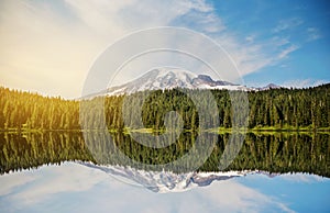 Mountain Rainier reflection over the lake