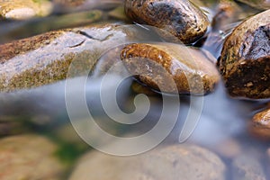 Montagna un fiume 