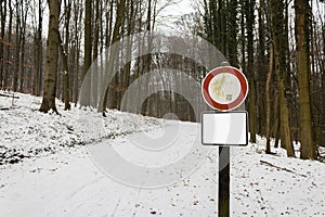 Mountain road snow ice warning danger sign blank square sign winter