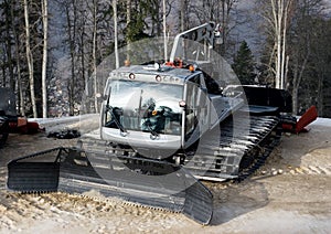 A mountain snow leveler