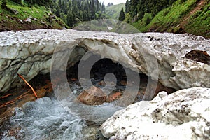 Mountain stream, mountain stream. Zailiyskiy Alatau.