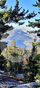 Mountain view from the John Muir Trail