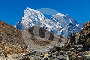 Mountain view on Nepal trekking EBC hiking route