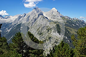 The mountains Alpspitze and Hochblassen photo