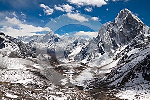 Mountains Ama Dablam, Cholatse, Tabuche Peak. Trek to Everest ba