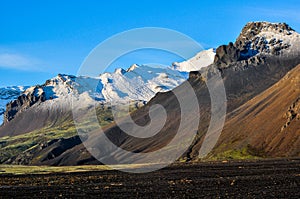 Mountains of Islandia photo