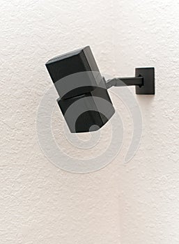 Mounted cubed wall speaker