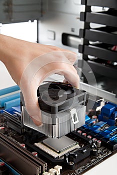 Mounting Cooling Fan on CPU