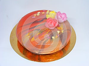 Mouss cake with mirror glass in grenadine color with rainbow rays