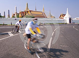 The movement at the front of the palace