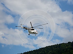 movement of goods in the mountains by helicopter