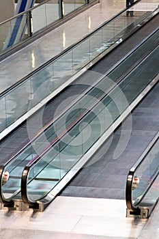 Moving sidewalk