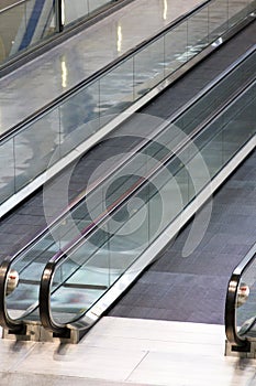 Moving sidewalk