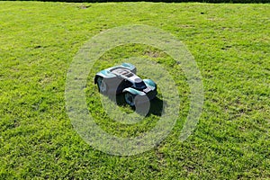 Mowing robot, automatic lawn mower