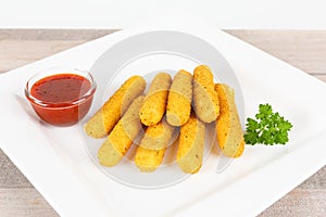 Mozzarella sticks with dip