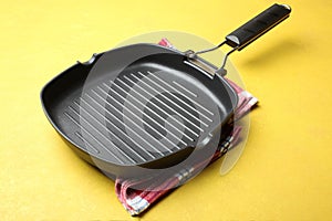 Mpty grill pan with non-stick coating