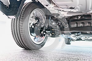 MPV car suspension and rear drive shaft