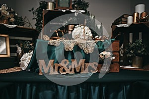 mr and mrs, wedding decor, wedding day, wedding restaurant