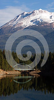 Mt Shasta Mountain Siskyou Lake Bridge California Recreation Lan