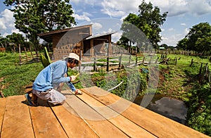 Mud house roof making