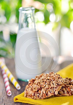 Muesli cookies and milk