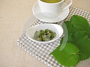 Mulberry leaf tea made from dried leaves