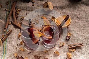 Mulled wine on jute in glasses