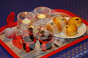 Mulled wine and saffron buns