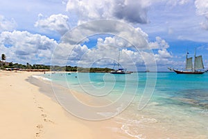 Mullet bay beach in st. Maarten