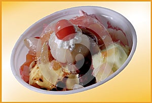 Multi fruits ice cream serv in the white plate