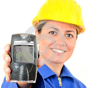 Multi-gas detector, a device for measuring the concentration