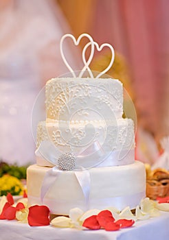 Multi-tiered white wedding cake